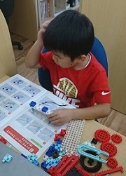 小学生のロボットプログラミング教室